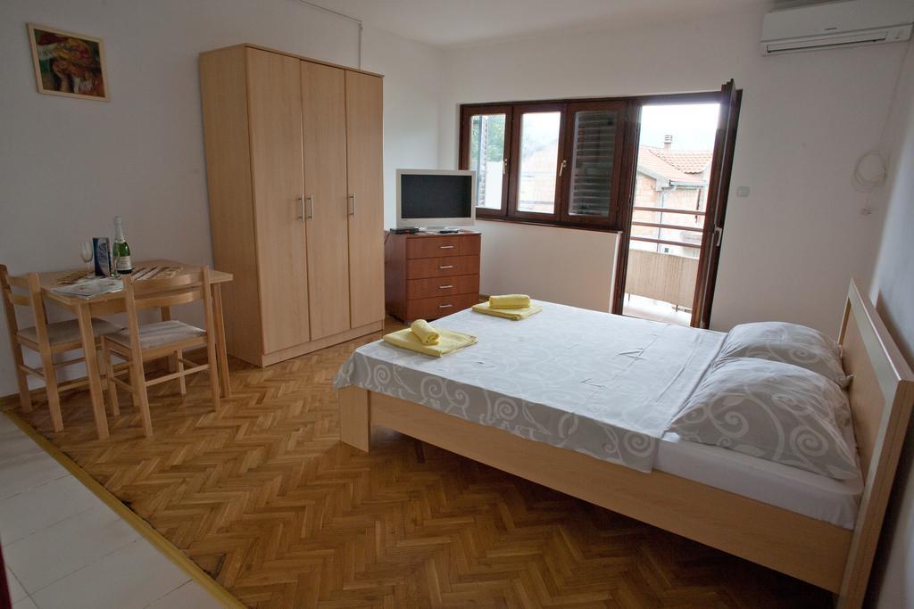 Apartments Villa Illyrik Risan Esterno foto