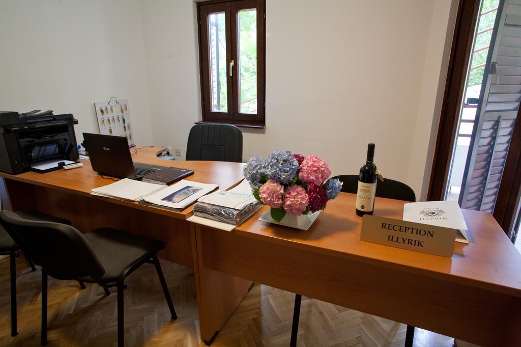 Apartments Villa Illyrik Risan Esterno foto