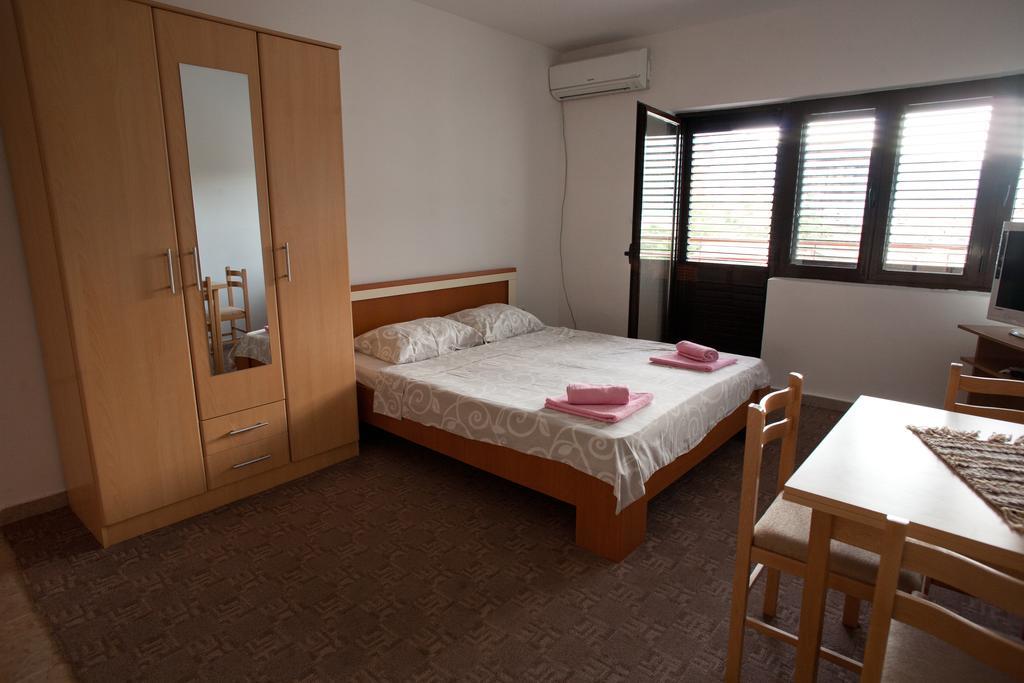 Apartments Villa Illyrik Risan Esterno foto
