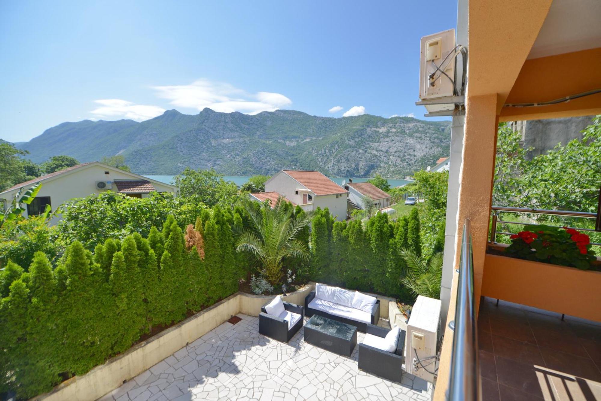 Apartments Villa Illyrik Risan Esterno foto