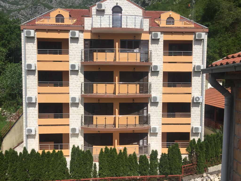 Apartments Villa Illyrik Risan Esterno foto