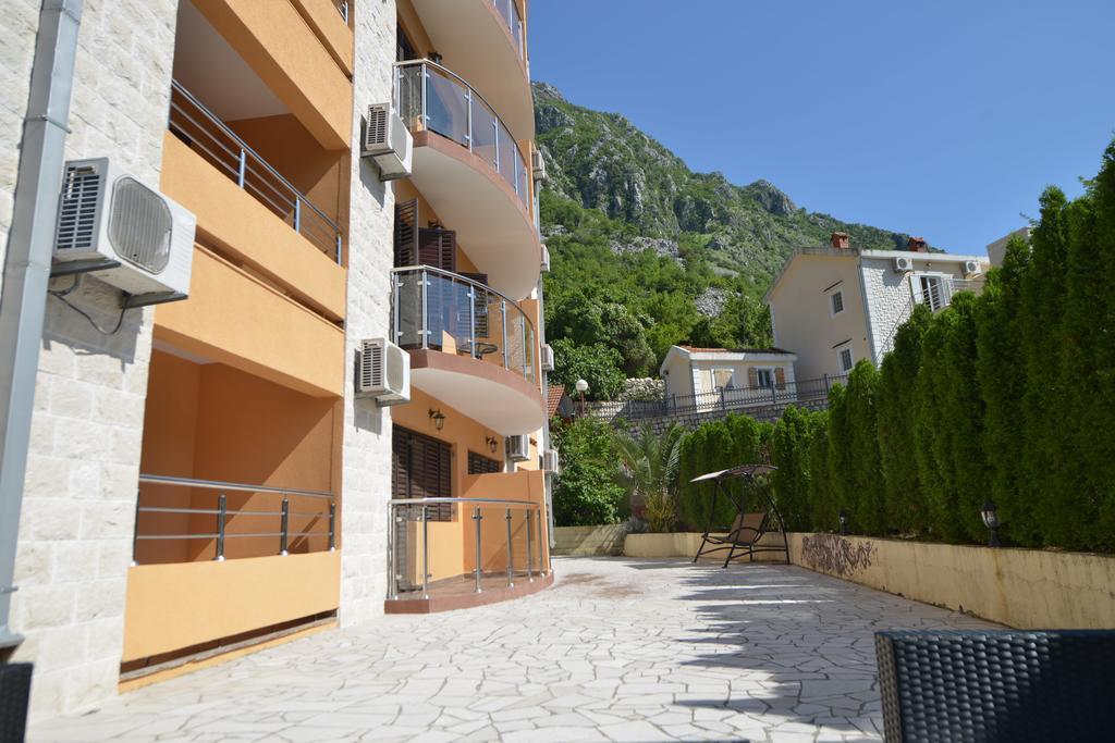 Apartments Villa Illyrik Risan Esterno foto