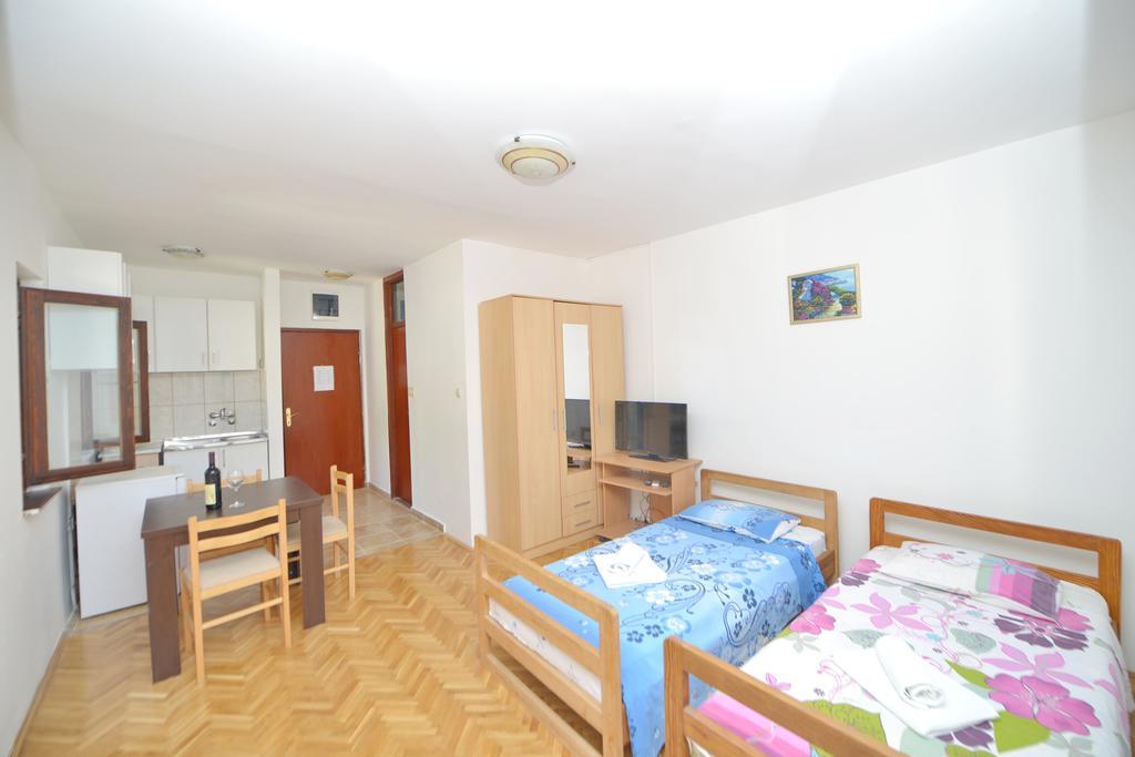 Apartments Villa Illyrik Risan Esterno foto