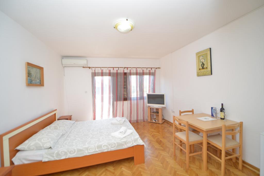 Apartments Villa Illyrik Risan Esterno foto