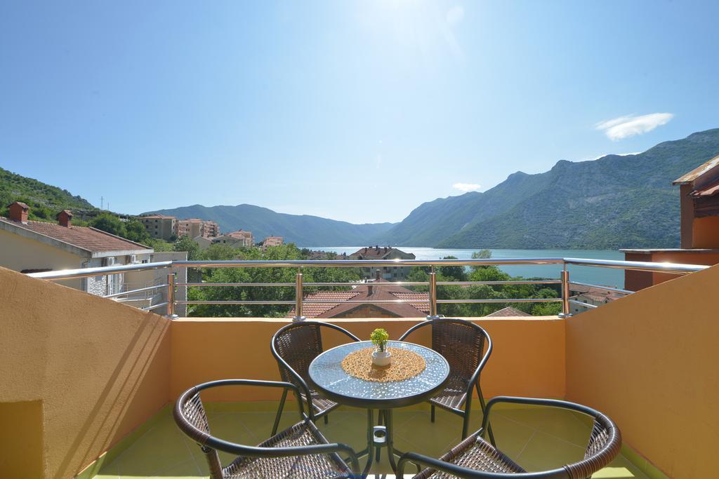 Apartments Villa Illyrik Risan Esterno foto