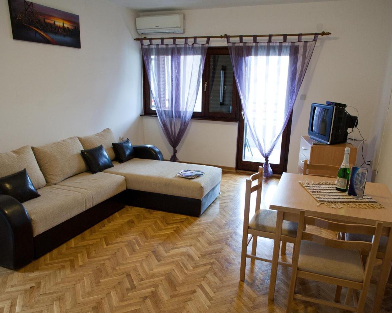 Apartments Villa Illyrik Risan Esterno foto